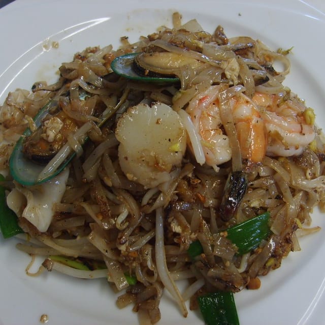 Seafood Pad Thai.